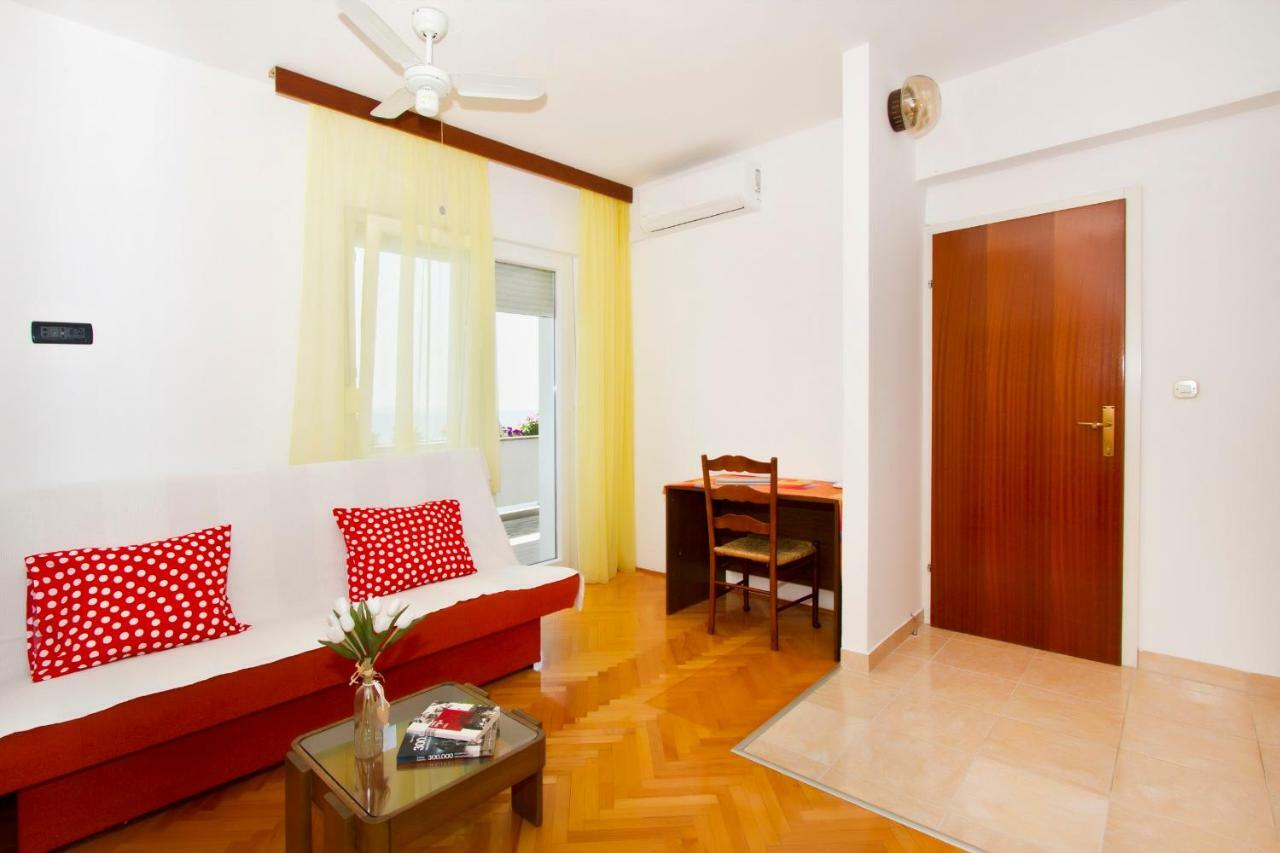 Apartment Topic Near The Beach بودْسْتغانا المظهر الخارجي الصورة